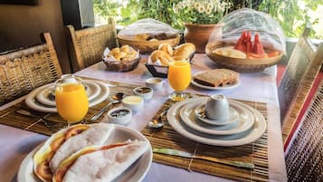 Desayuno bufé gratuito y diario