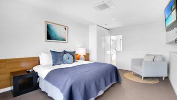 Appartement, 2 slaapkamers | Luxe beddengoed, geluiddichte muren, een strijkplank/strijkijzer