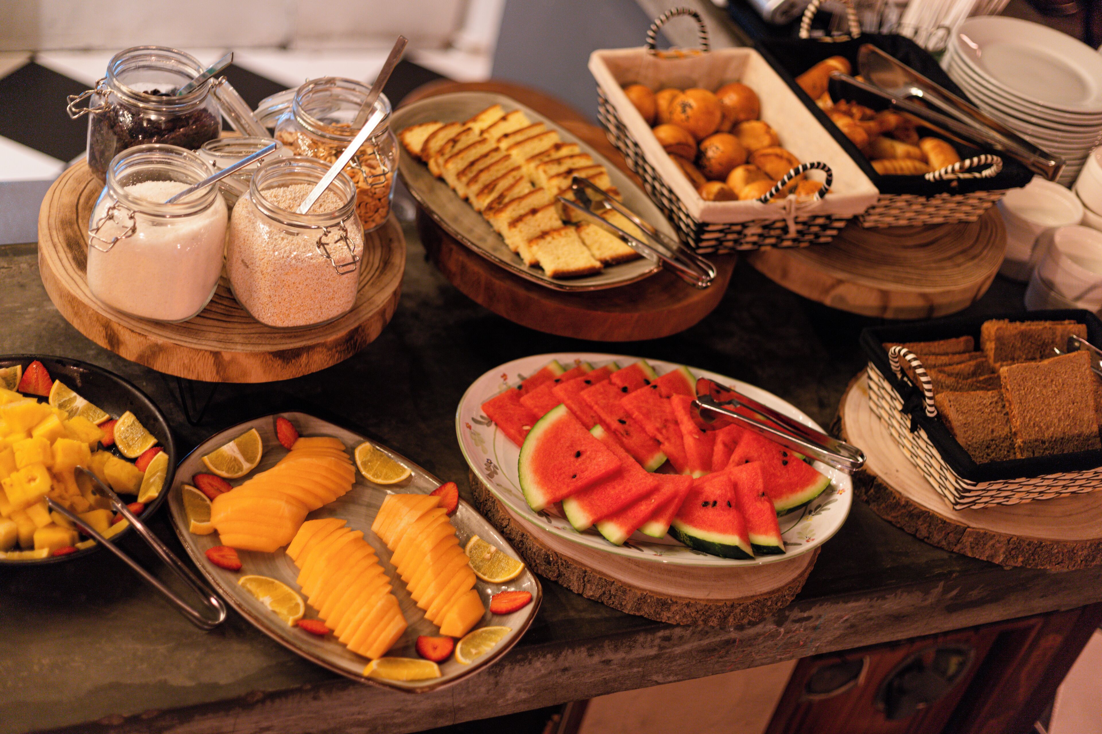 Daily buffet breakfast for a fee