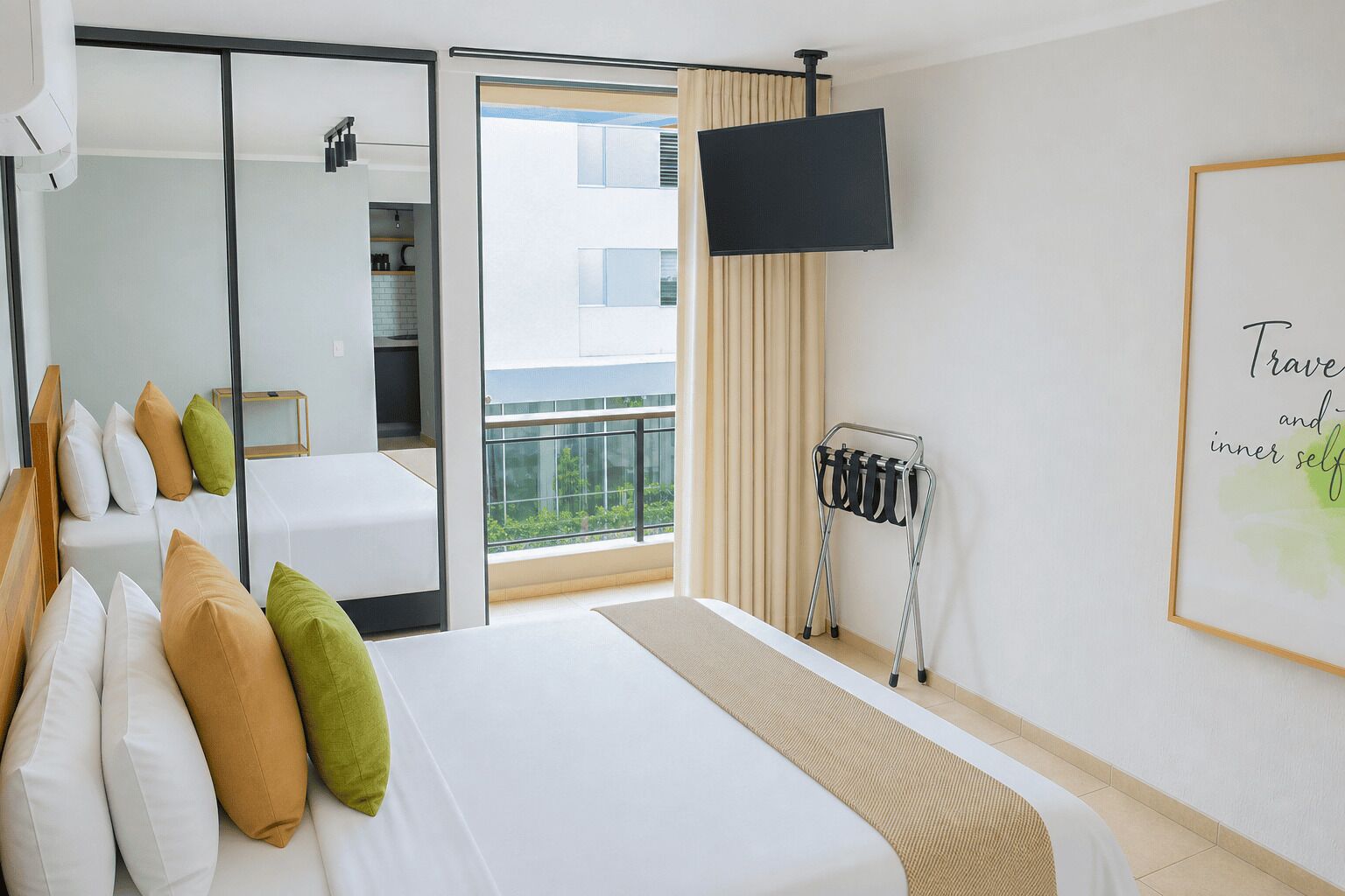 Apartamento matrimonial c/balcón | Free WiFi, bed sheets