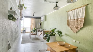 Two Bedroom Apartment with Kitchen | 2 間睡房、免費 Wi-Fi、床單