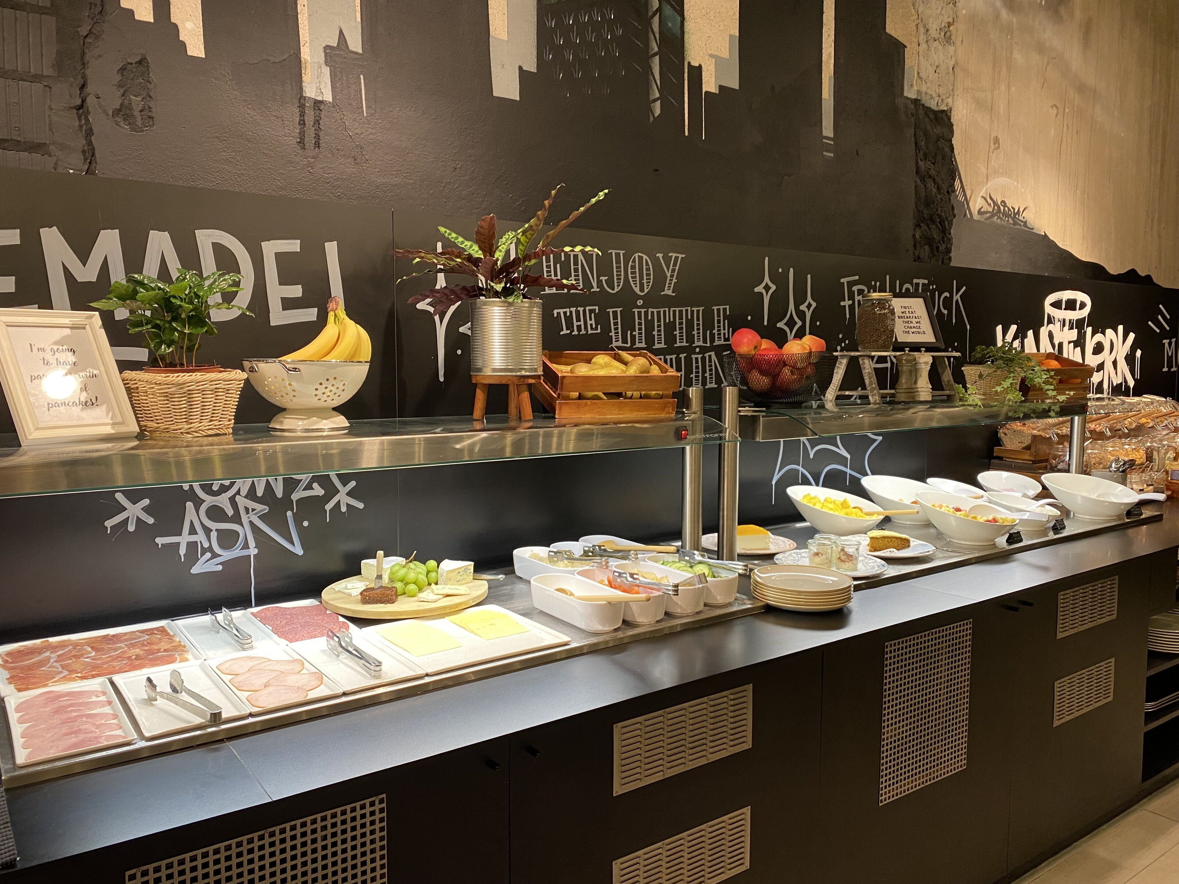 daily buffet breakfast (eur 24 per person)