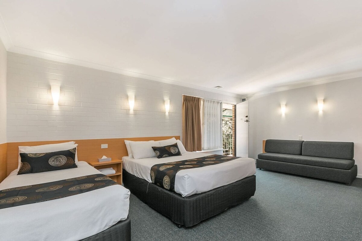 In-room safe, desk, cribs (surcharge), WiFi