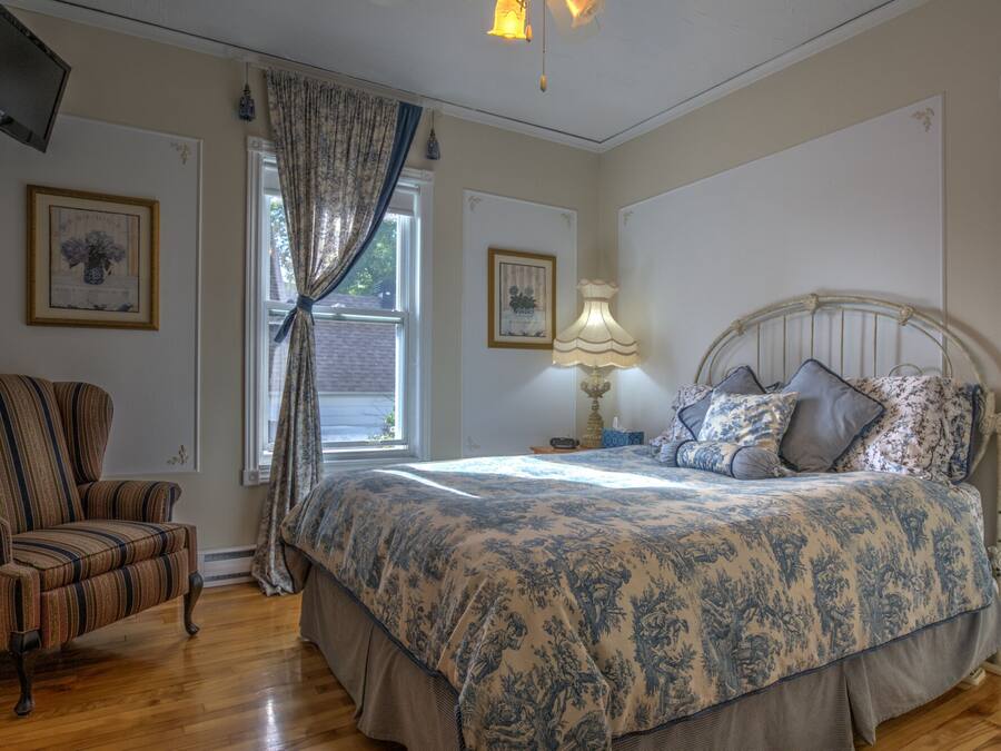 Egyptian cotton sheets, premium bedding, down comforters