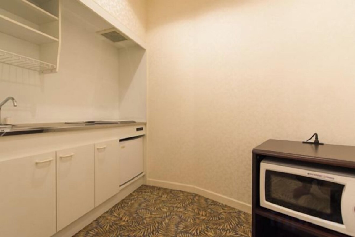 Private kitchen | Fridge, microwave
