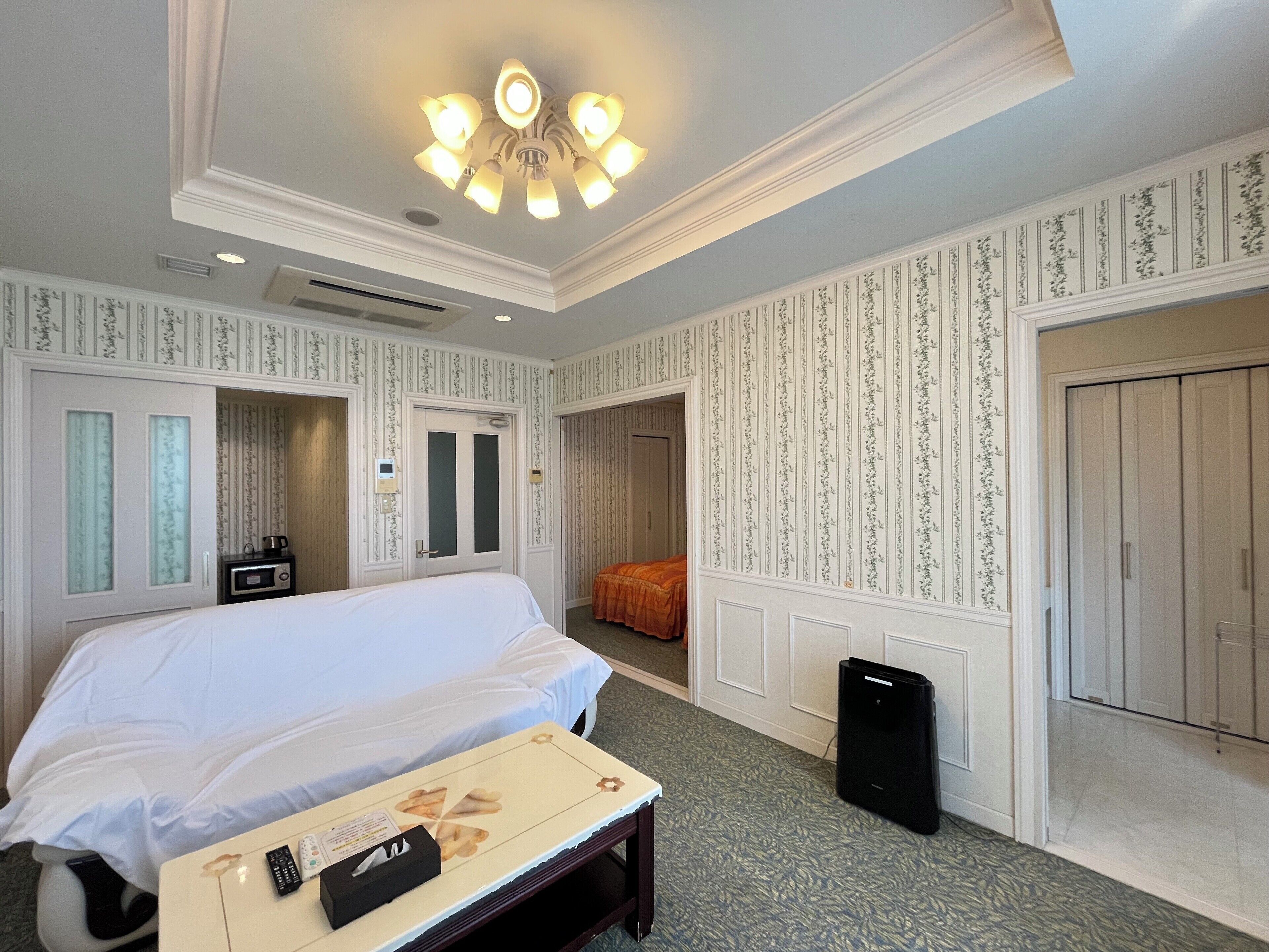 1 bedroom, individually decorated, individually furnished, soundproofing