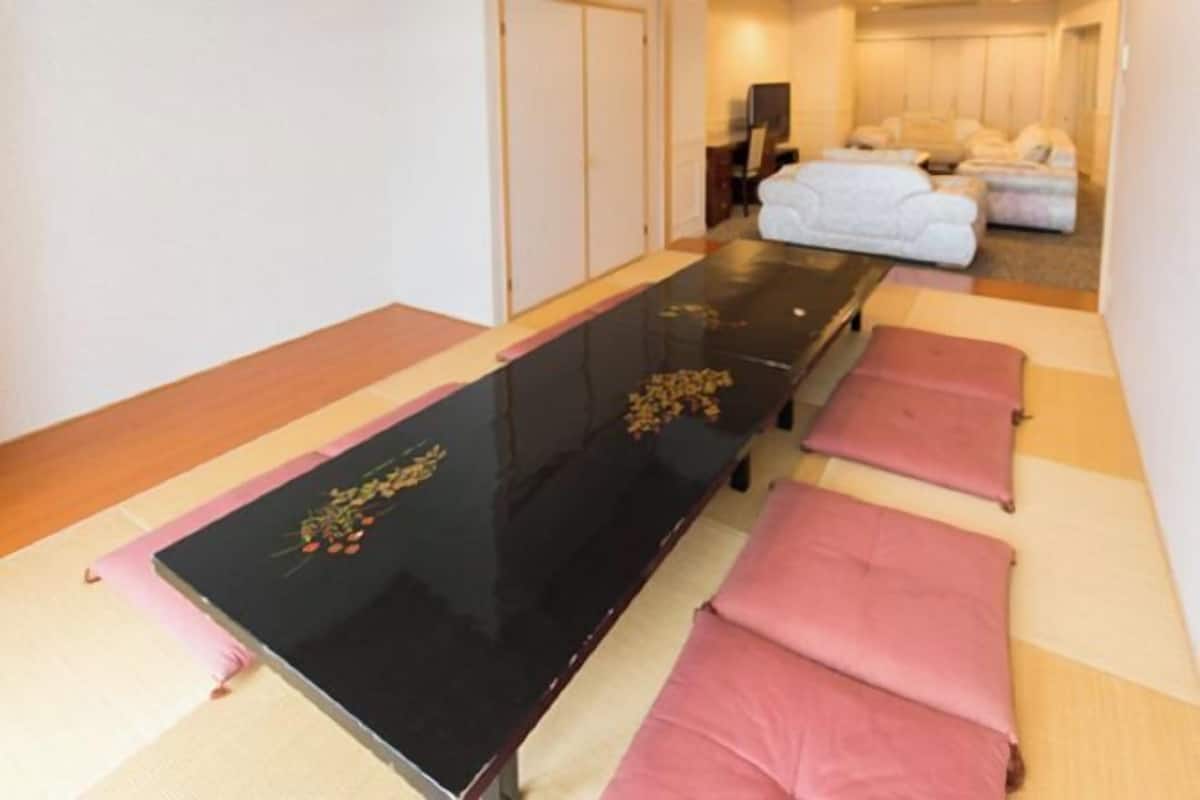 1 bedroom, individually decorated, individually furnished, soundproofing