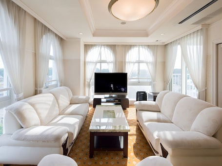 1 habitación, decoración personalizada y muebles diferentes