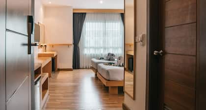 iCheck inn Central Patong