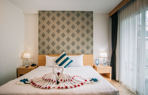 Deluxe Double Room, Balcony | Minibar, in-room safe, desk, blackout drapes