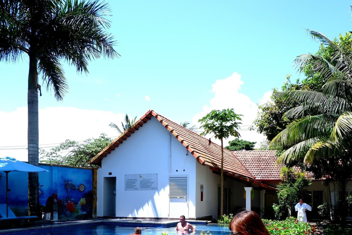 Bungalow Cao cấp, quang cảnh hồ bơi | 1 phòng ngủ, minibar, két bảo mật tại phòng, trang trí khác biệt