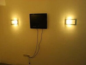 Executive Room | Room amenity - Toilena Room and Board (Manila)