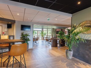 Reception - B&B HOTEL Clermont-Ferand Nord Riom (Riom)