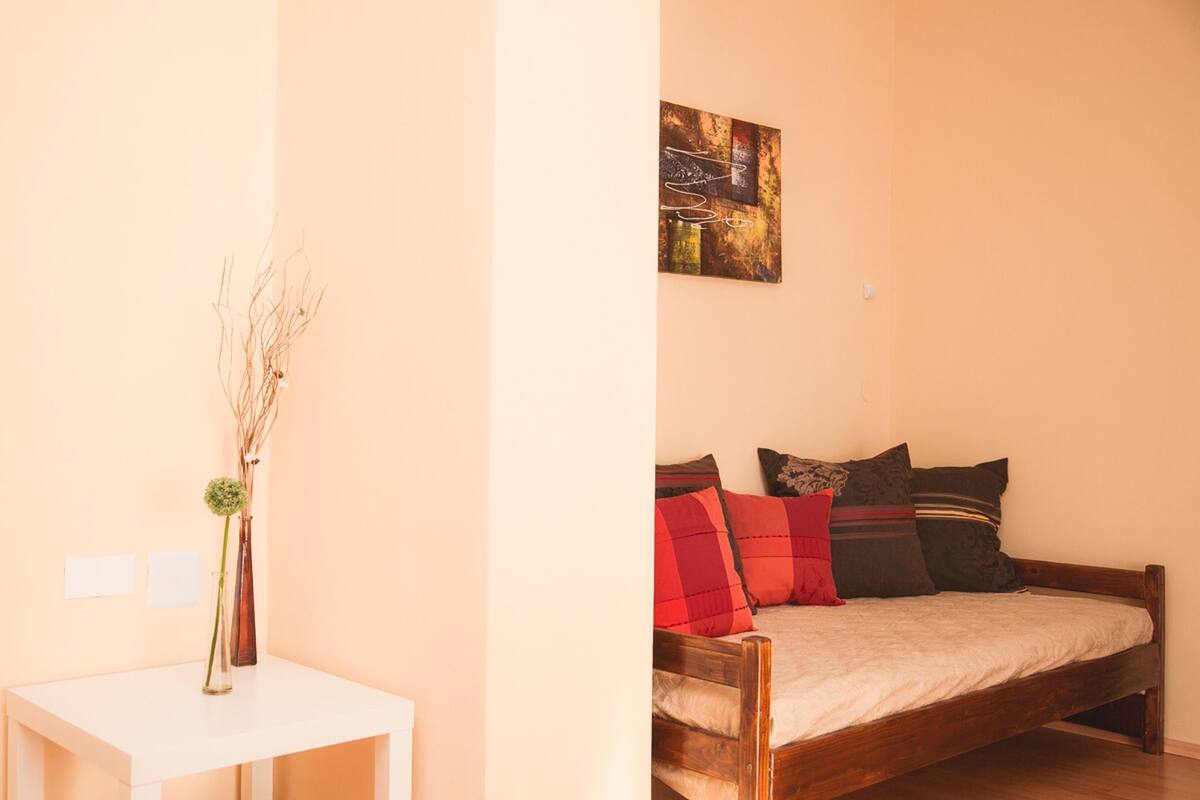 Decoración personalizada, muebles diferentes y wifi gratis
