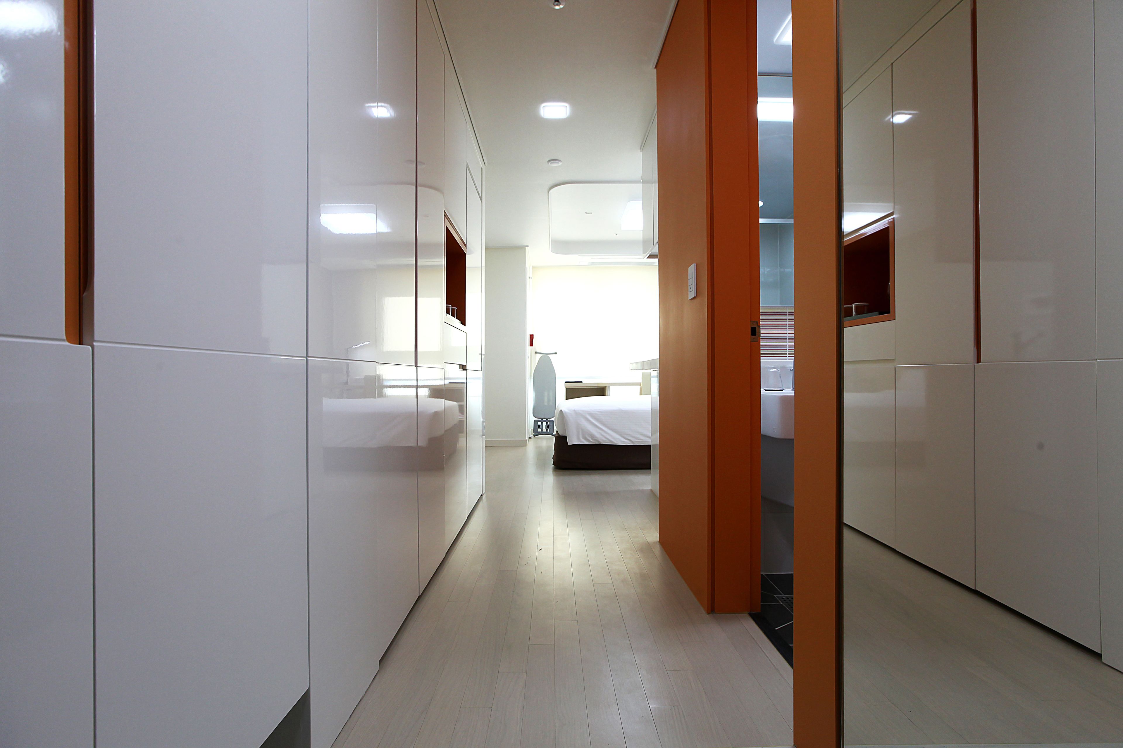 Chambre Double Supérieure | Cuisine privée | Réfrigérateur, micro-ondes dans l'espace commun, bouilloire électrique