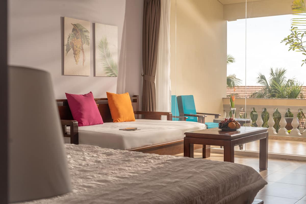 deluxe room, sea view | 1 bedroom, premium bedding, minibar, in-room safe