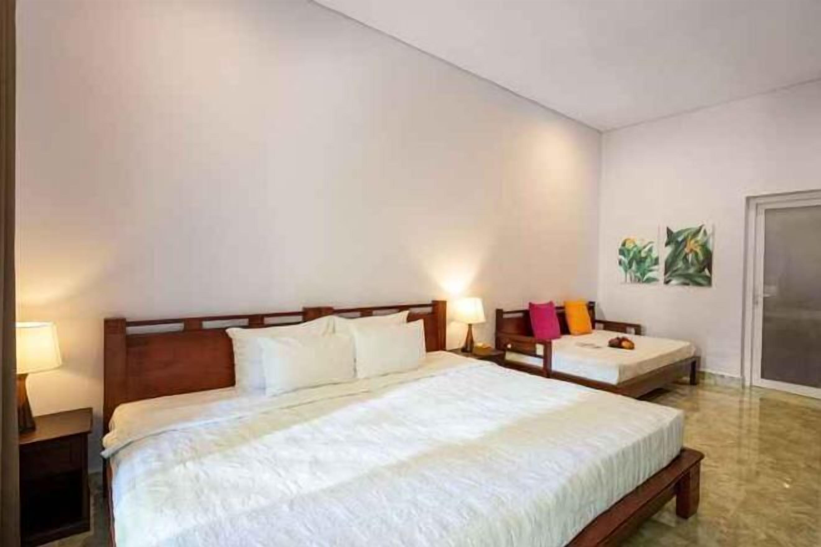 Premium bedding, minibar, in-room safe, blackout drapes