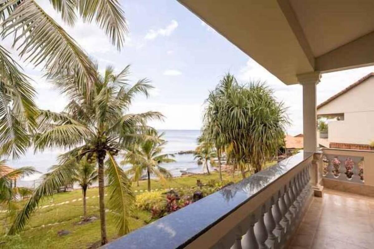 المنطقة المحيطة بالمنشأة