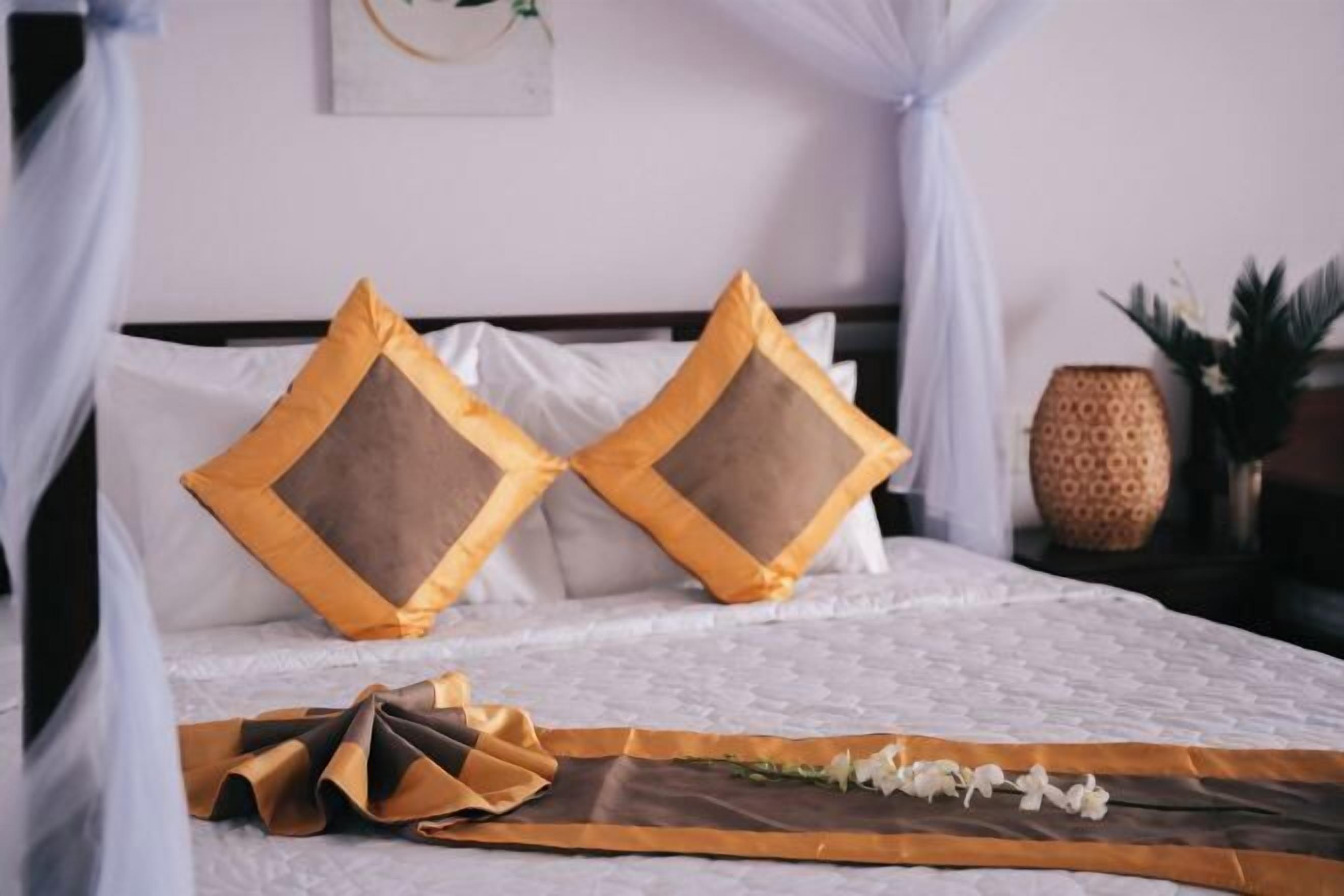 Premium bedding, minibar, in-room safe, blackout drapes