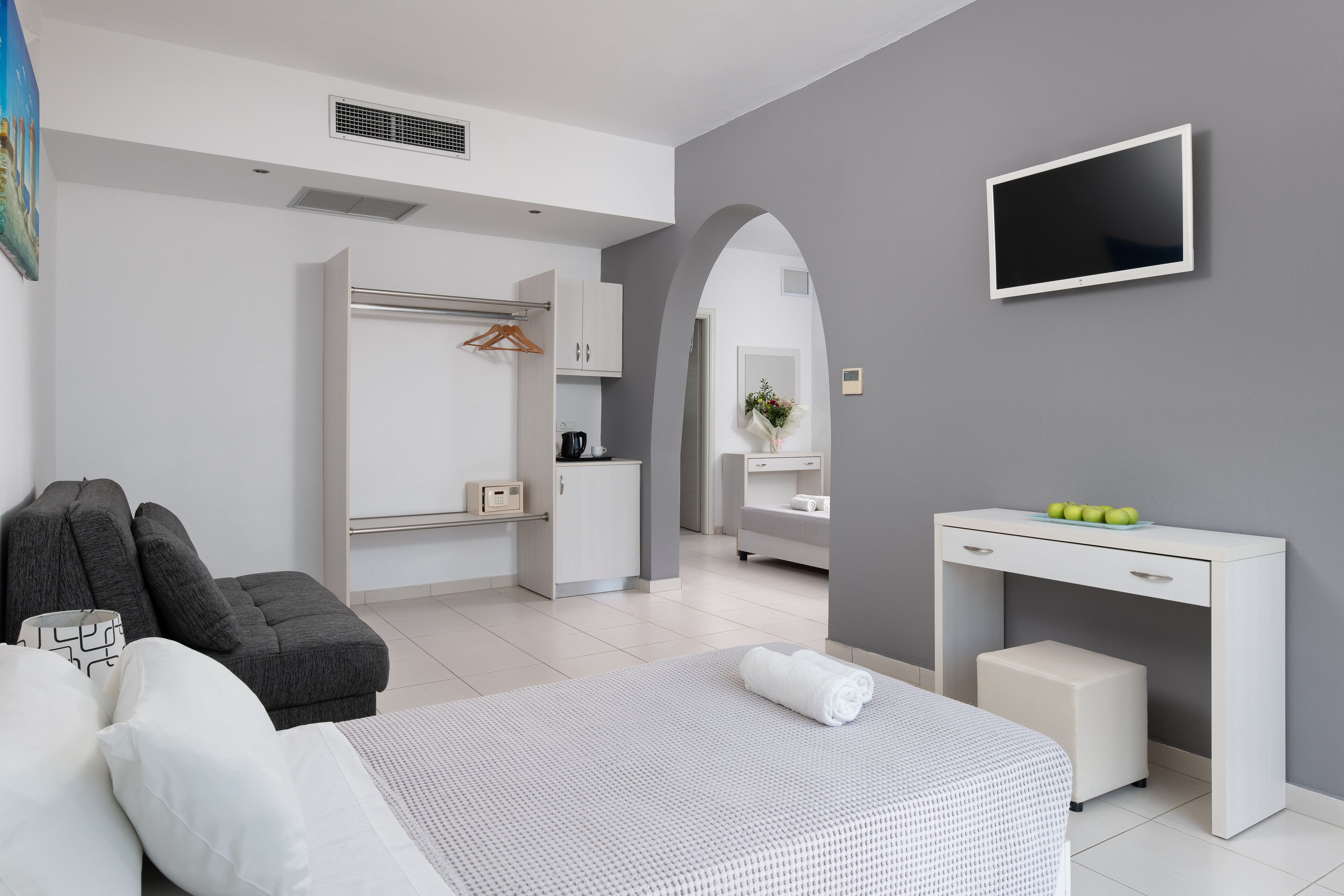 suite | in-room safe, soundproofing, iron/ironing board, free wifi