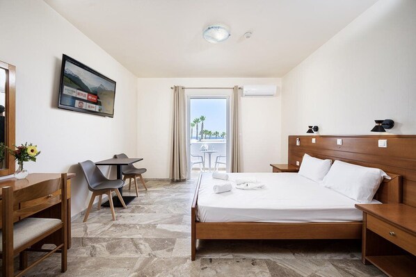 Iron/ironing board, free WiFi