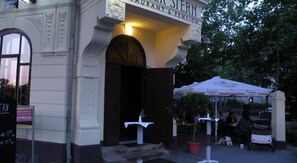 Property entrance - da Marcello Restaurant & Pension (Markkleeberg)