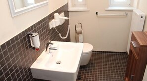 Shower, free toiletries, hair dryer, towels - da Marcello Restaurant & Pension (Markkleeberg)