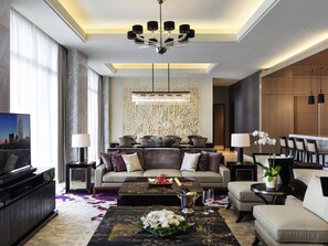 Suite presidencial | Ropa de cama de alta calidad y minibar 