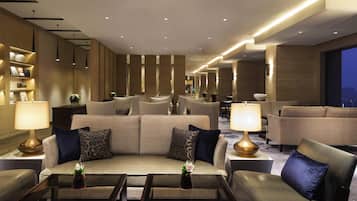1 bedroom, premium bedding, minibar, in-room safe