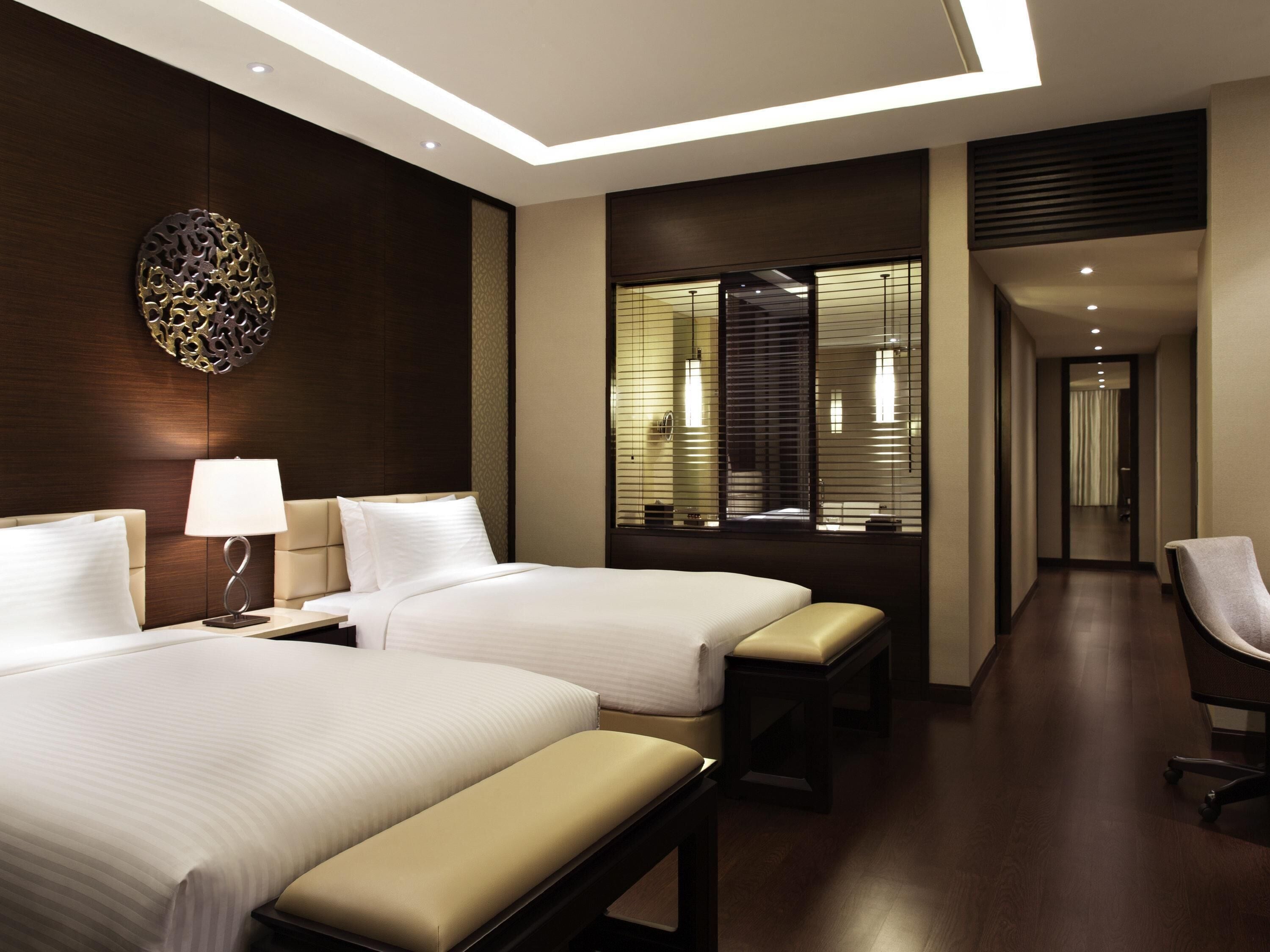 Premium bedding, minibar, in-room safe, desk