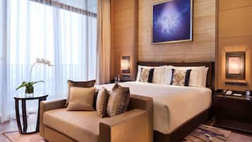 Fairmont, Signature Suite, 1 Bedroom | 1 bedroom, premium bedding, minibar, in-room safe