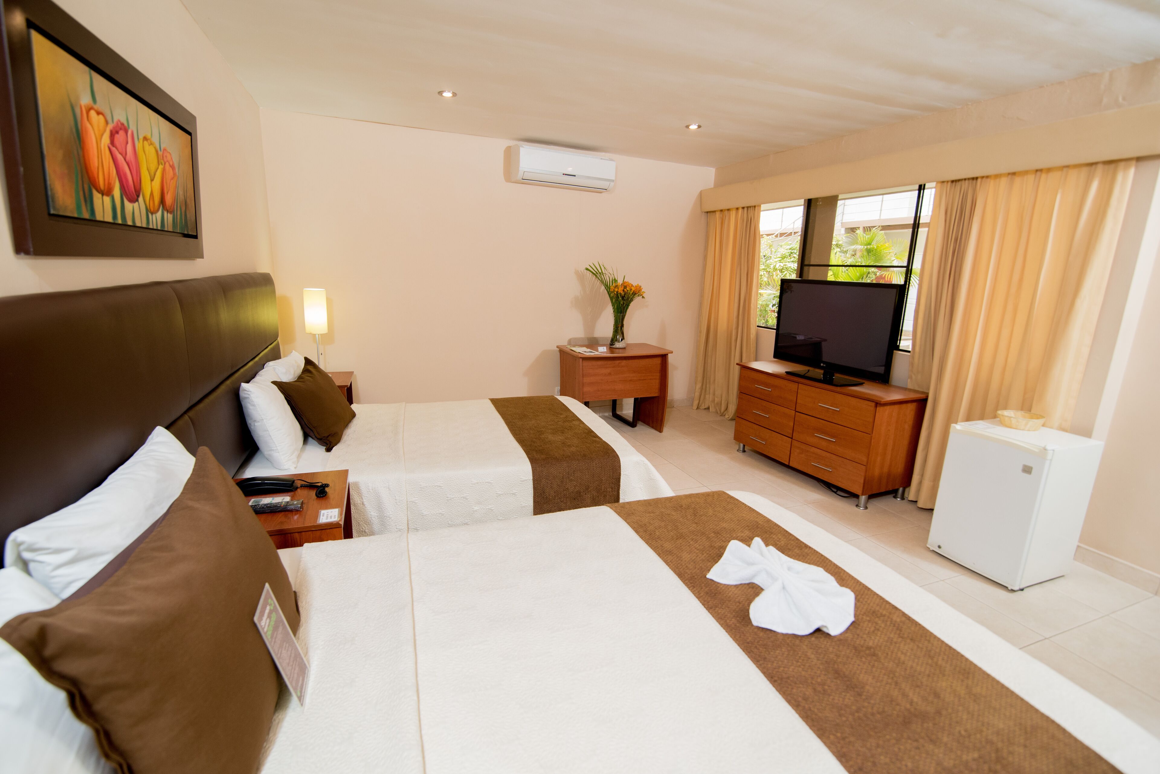 double or twin room | minibar, in-room safe, desk, free wifi