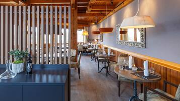 ์ ์ฌ ์์ฌ ๋ฐ ์ ๋
์์ฌ ์ ๊ณต, ์ง์ญ ํน์ ์๋ฆฌ