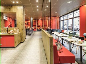 Daily buffet breakfast (EUR 18 per person) - Ibis Muenchen City Arnulfpark (Munich)