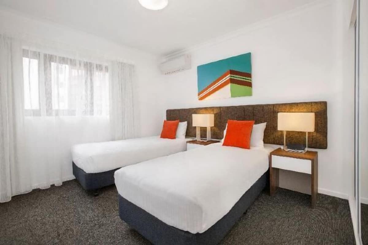 Premium bedding, in-room safe, desk, laptop workspace