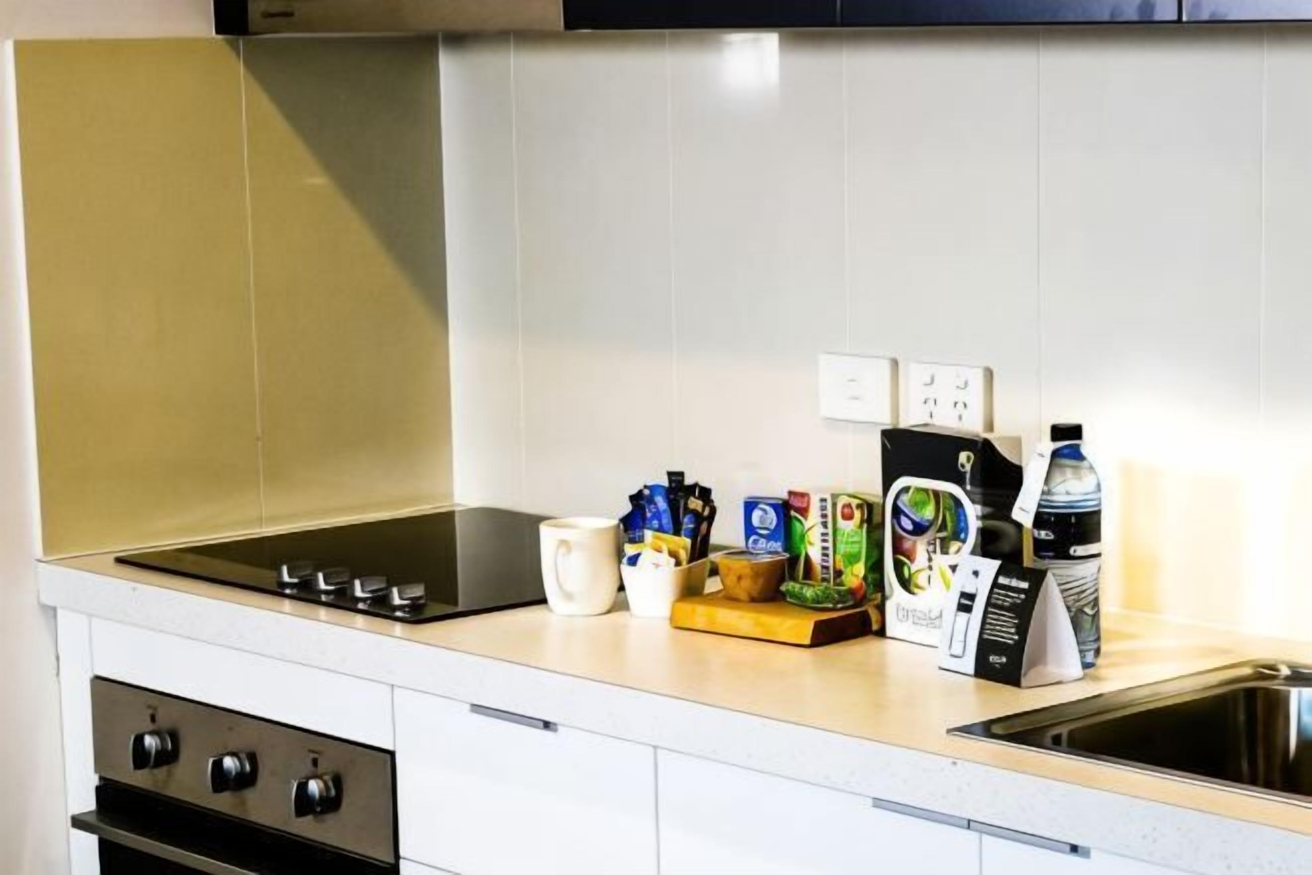 Private kitchen | Microwave, stovetop, espresso maker, coffee/tea maker