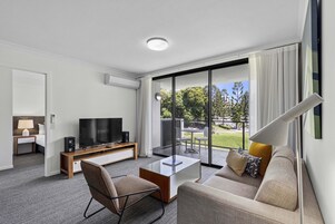 Apartment, 2 Bedrooms | Living area | IPod dock