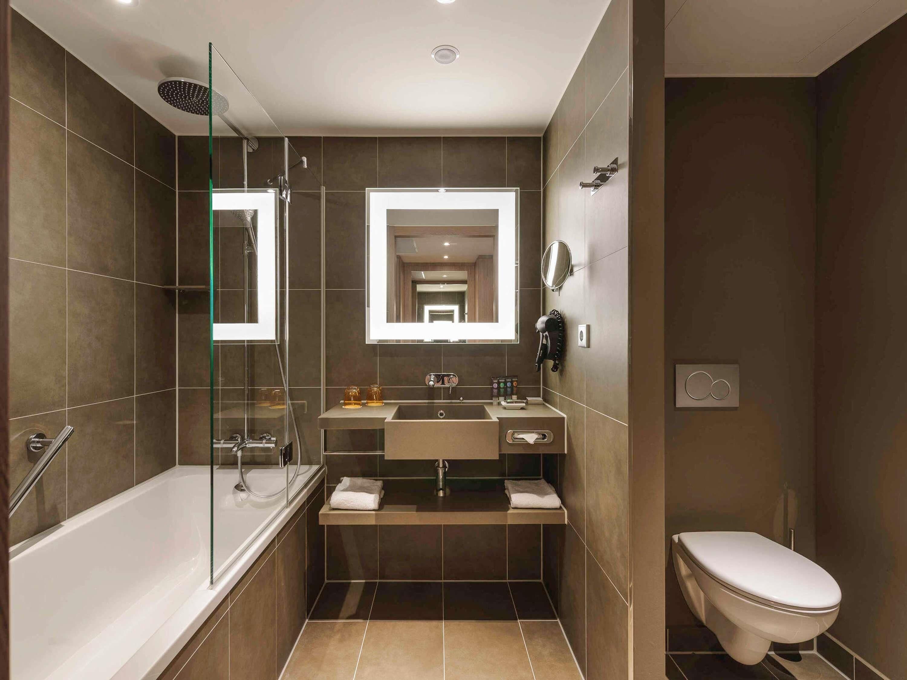 Premium bedding, pillowtop beds, in-room safe, desk