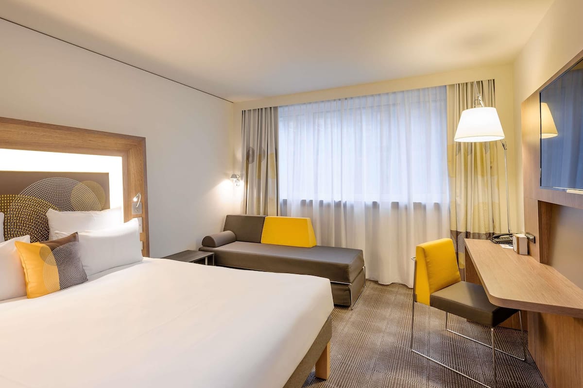 Hochwertige Bettwaren, Pillowtop-Betten, Zimmersafe, Schreibtisch