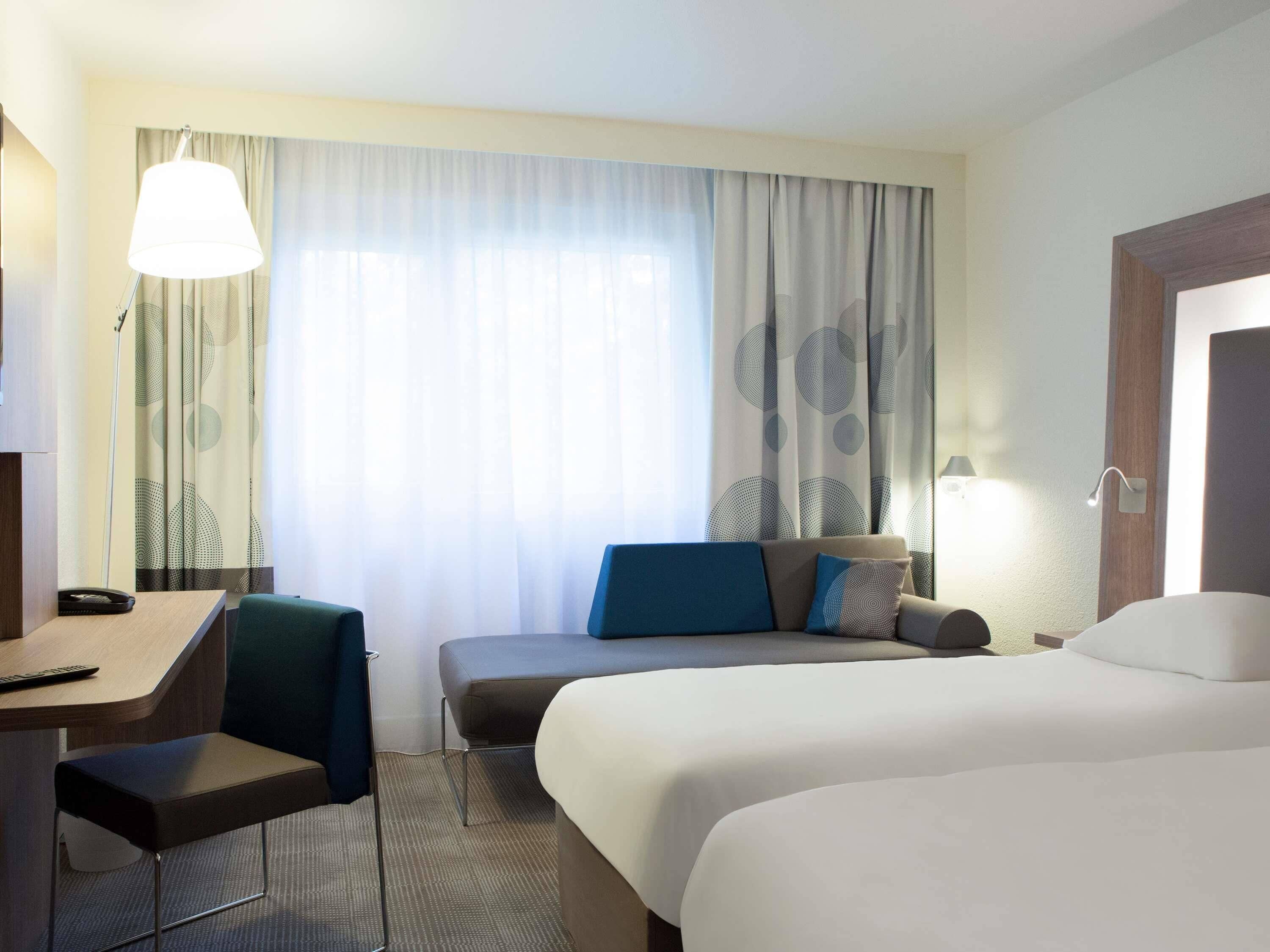 Standaard Twin kamer, 2 eenpersoonsbedden | Luxe beddengoed, pillowtop-bedden, een kluis op de kamer, een bureau