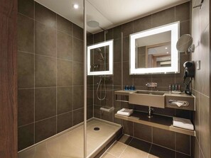 Premium bedding, pillow-top beds, in-room safe, desk - Novotel München City Arnulfpark (Munich)