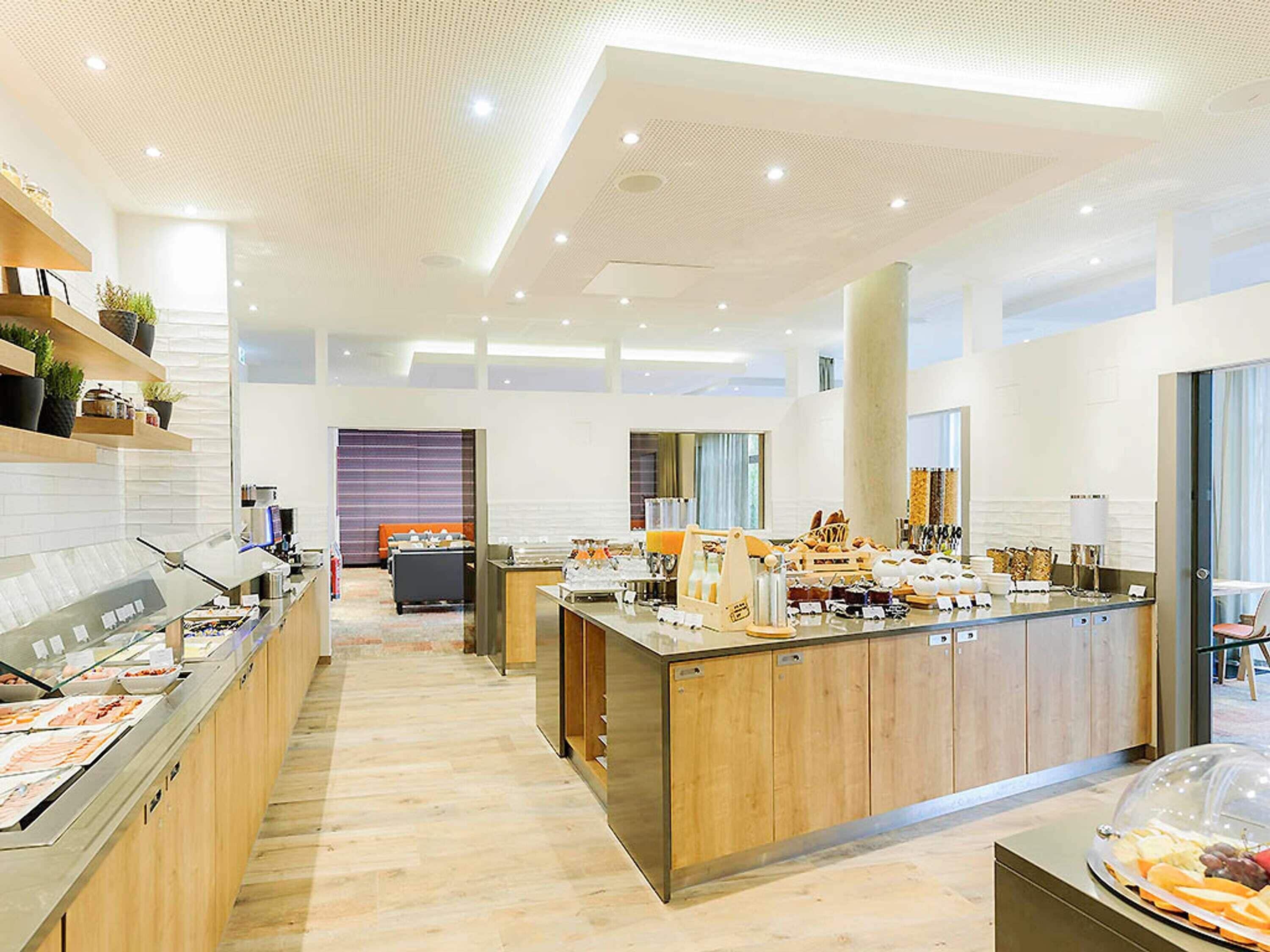 Breakfast, lunch served; Mediterranean cuisine, al fresco dining 