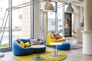 Área de estar no saguão