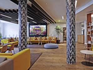 Breakfast, lunch and dinner served  - Novotel München City Arnulfpark (Munich)