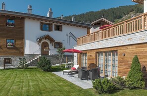 Grand Suite, 2 Bedrooms, Kitchen, Garden View | Garden view