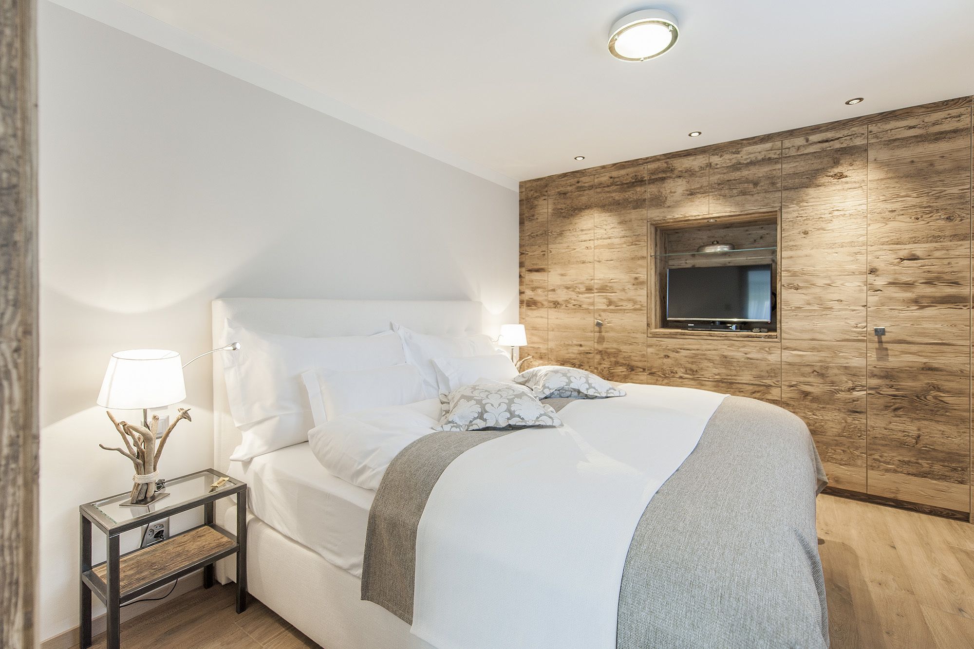 Deluxe Suite, 1 Bedroom, Kitchen, Garden View | Room amenity