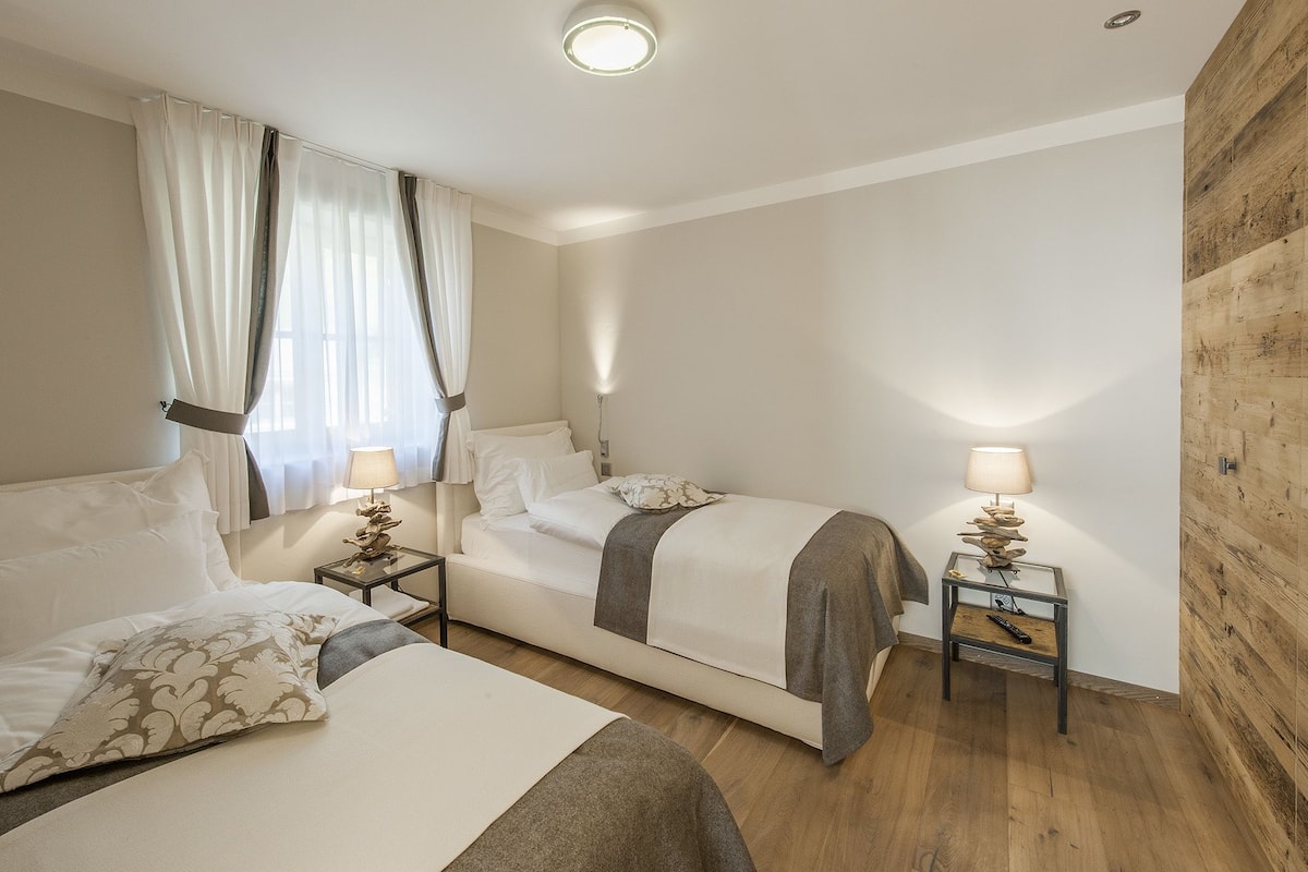 deluxe apartment, 2 bedrooms, kitchen | room amenity