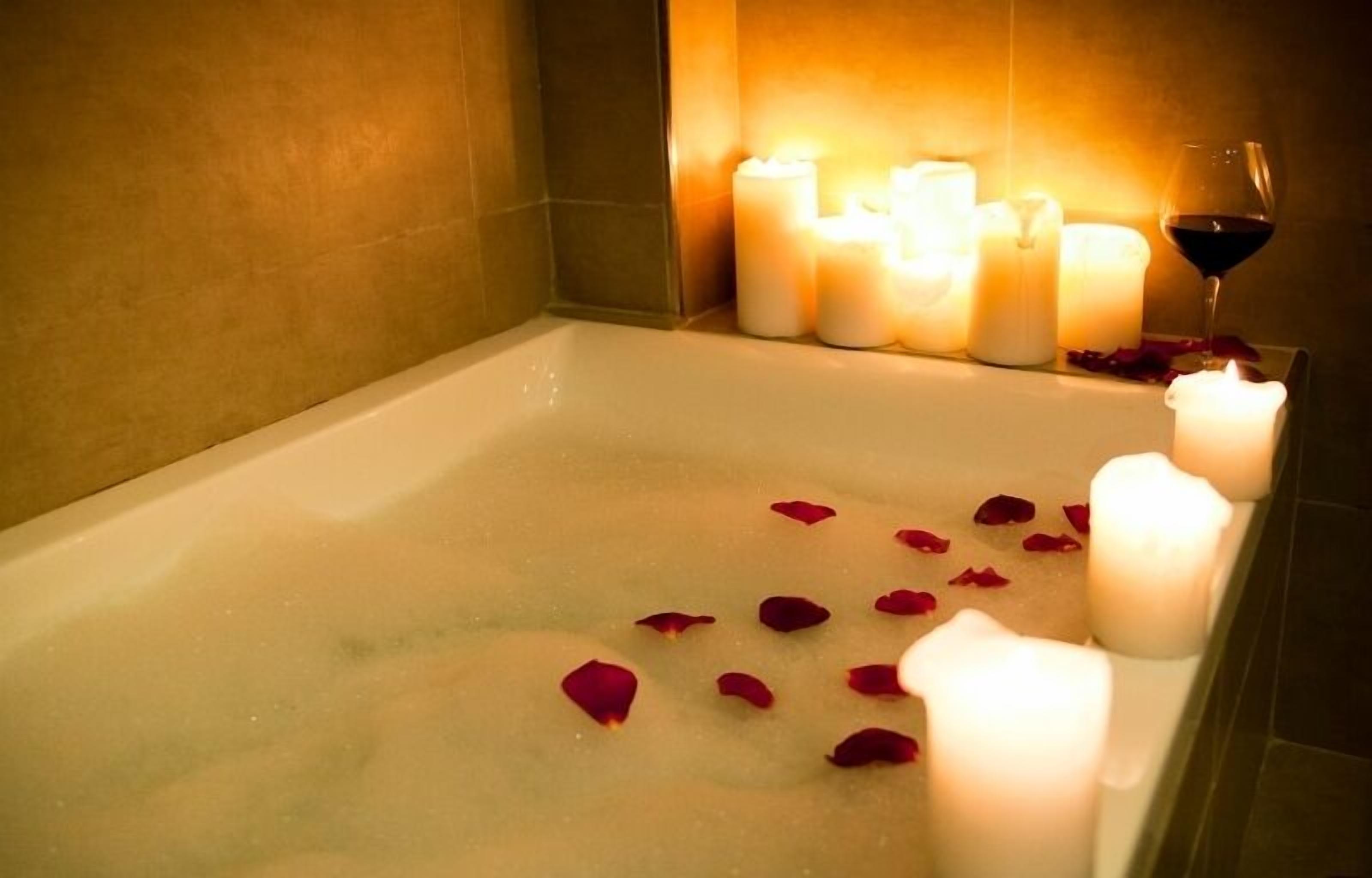 superior double room | deep-soaking bathtub