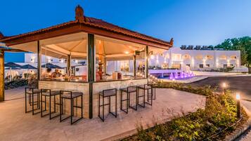 Bar junto a la alberca