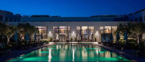 Indoor pool, outdoor pool